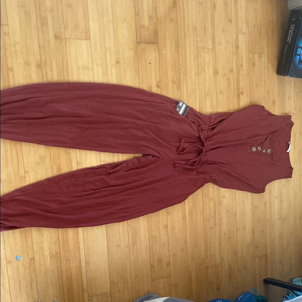 Zenana Outfitters Red Jumpsuit Sleeveless V-Neck Relaxed Fit